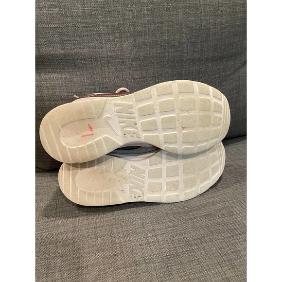 Women’s Nike Tanjun Plumb Chalk size 10 - Picture 4 of 6